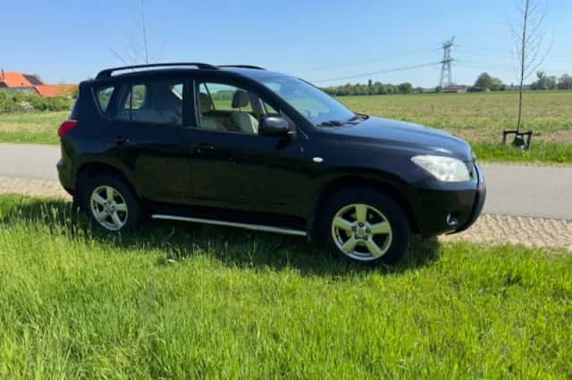 Toyota RAV4 (2006) thumbnail 5