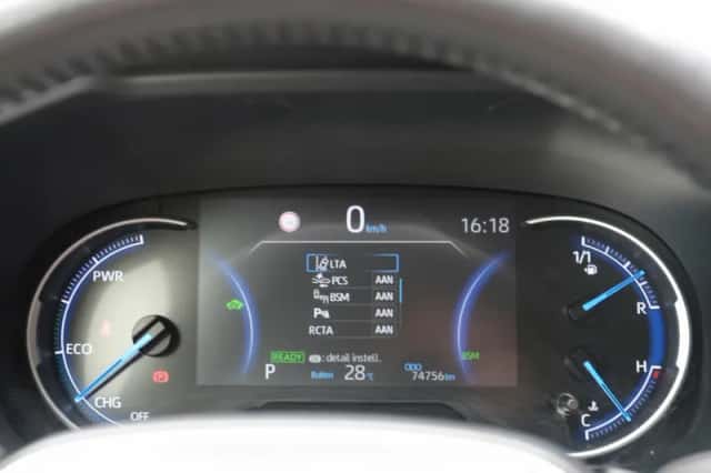 Toyota RAV4 (2019) thumbnail 3