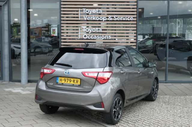 Toyota Yaris (2018) thumbnail 5