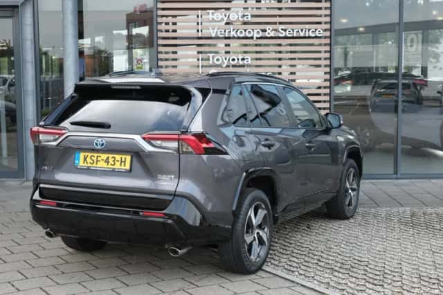 Toyota RAV4 (2024) thumbnail 5