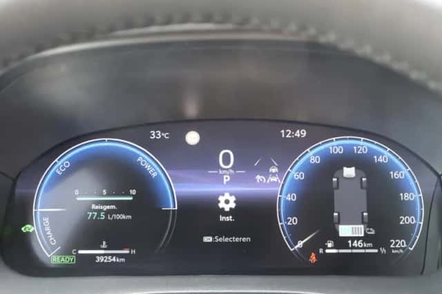 Toyota Yaris (2024) thumbnail 3