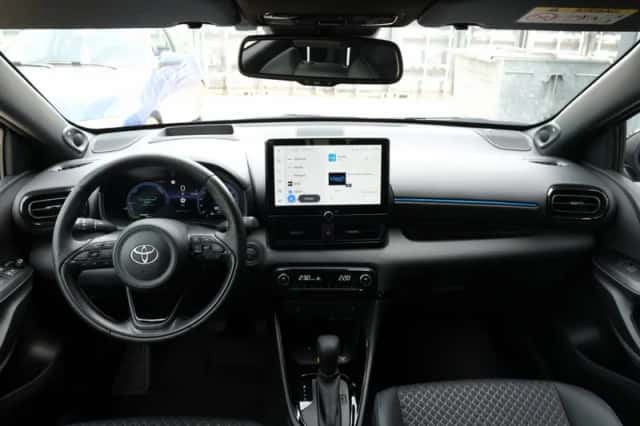 Toyota Yaris (2024) thumbnail 4