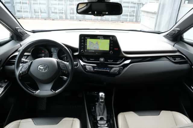 Toyota C-HR (2020) thumbnail 4