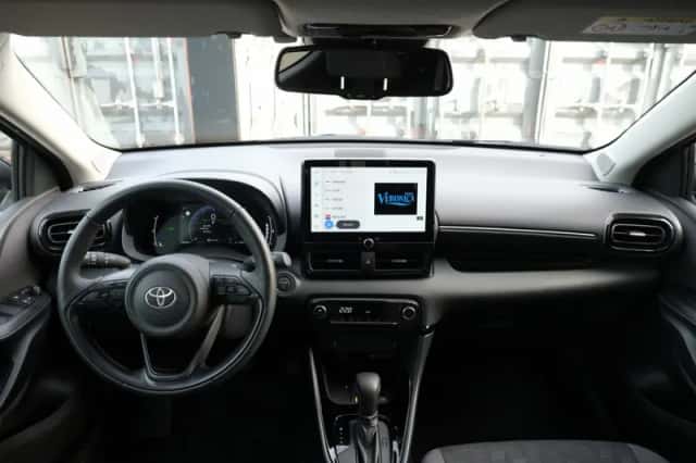 Toyota Yaris (2025) thumbnail 4