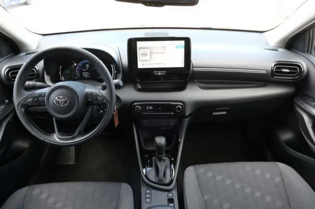 Toyota Yaris (2025) thumbnail 4