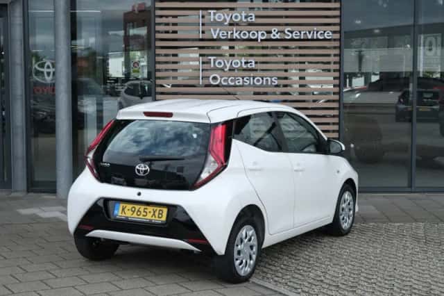 Toyota Aygo (2021) thumbnail 4