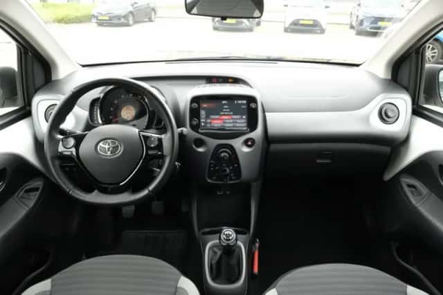 Toyota Aygo (2018) thumbnail 4