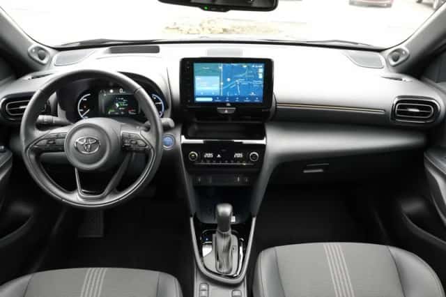 Toyota Yaris Cross (2024) thumbnail 4