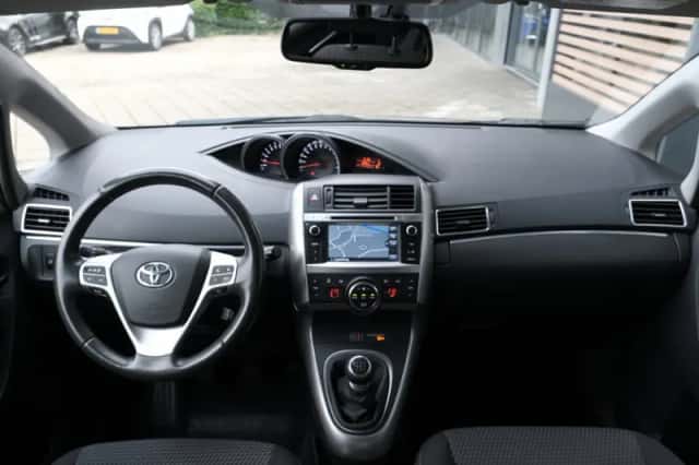 Toyota Verso (2014) thumbnail 4