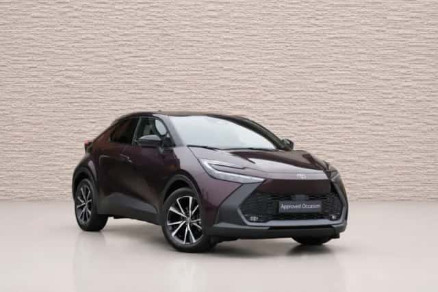 Toyota C-HR (2024) thumbnail 1
