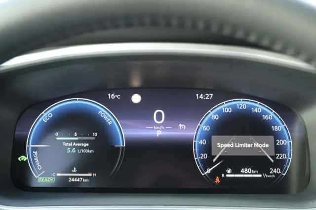 Toyota Corolla (2025) thumbnail 3