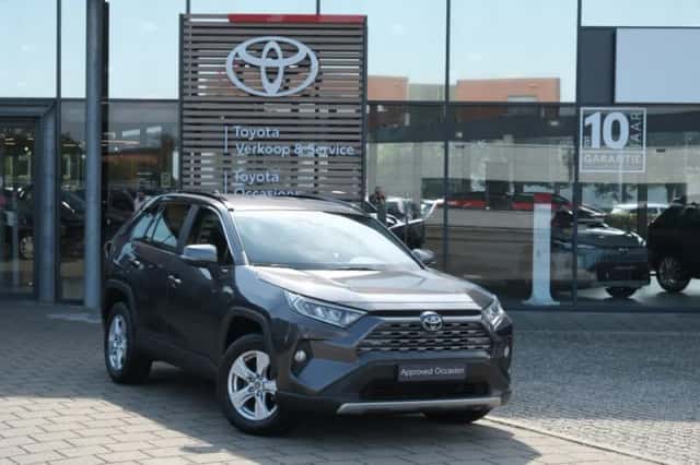 Toyota RAV4 (2021) thumbnail 2