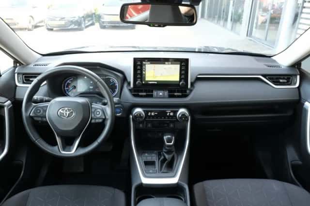 Toyota RAV4 (2021) thumbnail 4