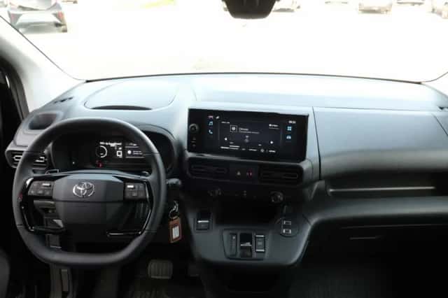 Toyota Proace (2024) thumbnail 4