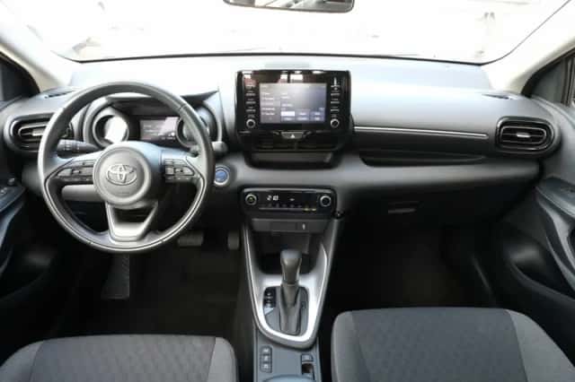 Toyota Yaris (2020) thumbnail 4