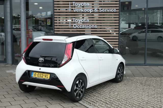 Toyota Aygo (2021) thumbnail 5