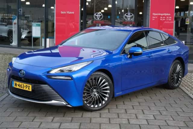 Toyota Mirai (2021) thumbnail 3