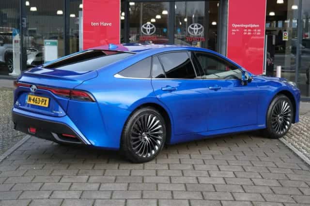 Toyota Mirai (2021) thumbnail 5