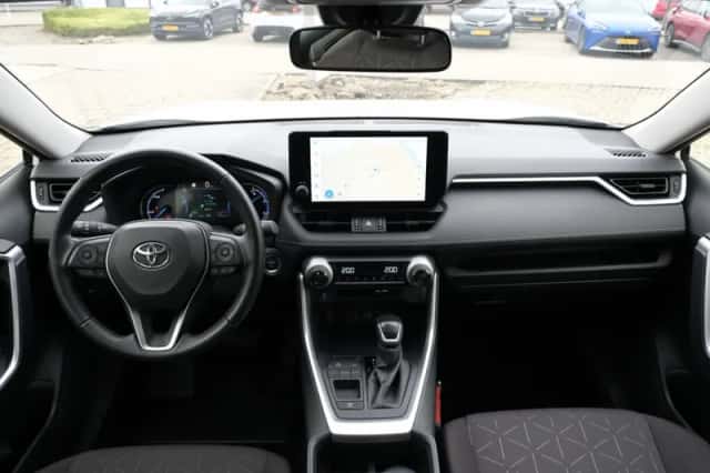 Toyota RAV4 (2023) thumbnail 4