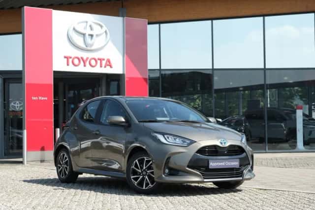 Toyota Yaris (2022) thumbnail 2
