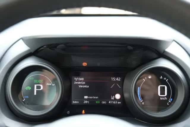 Toyota Yaris (2022) thumbnail 3