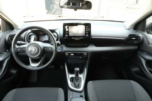 Toyota Yaris (2022) thumbnail 4