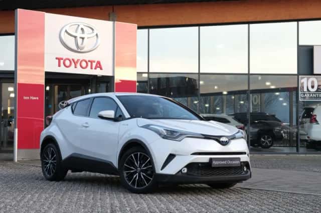 Toyota C-HR (2018) thumbnail 2