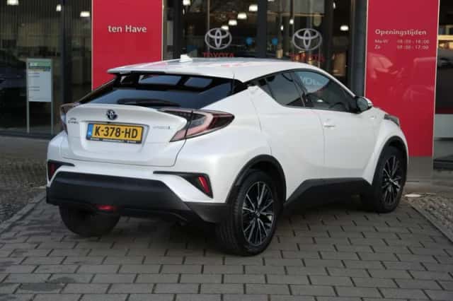 Toyota C-HR (2018) thumbnail 5