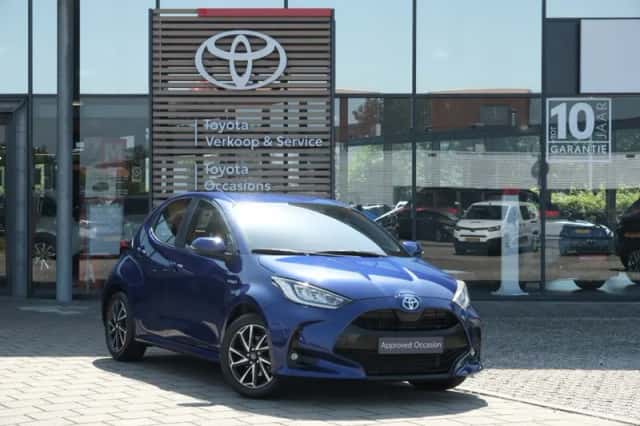 Toyota Yaris (2021) thumbnail 2