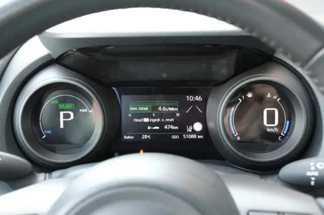 Toyota Yaris (2021) thumbnail 3