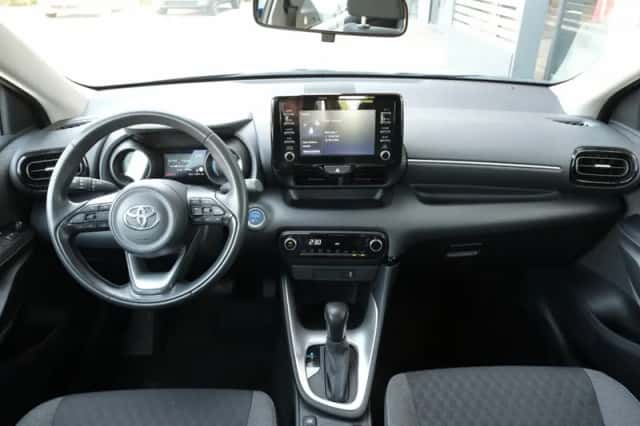 Toyota Yaris (2021) thumbnail 4