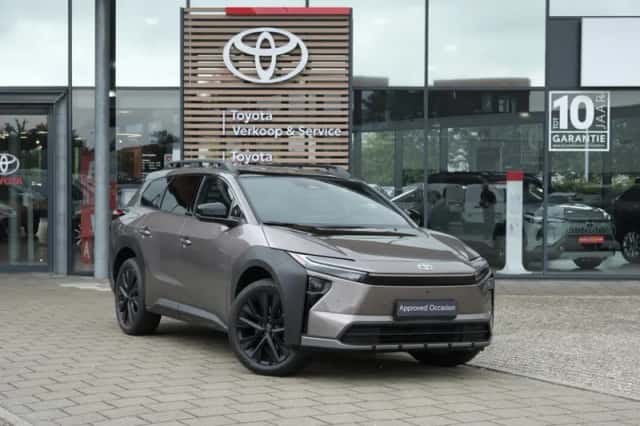 Toyota bZ4X (2026) thumbnail 2
