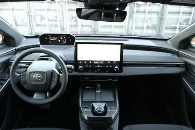 Toyota C-HR+ (2026) thumbnail 4