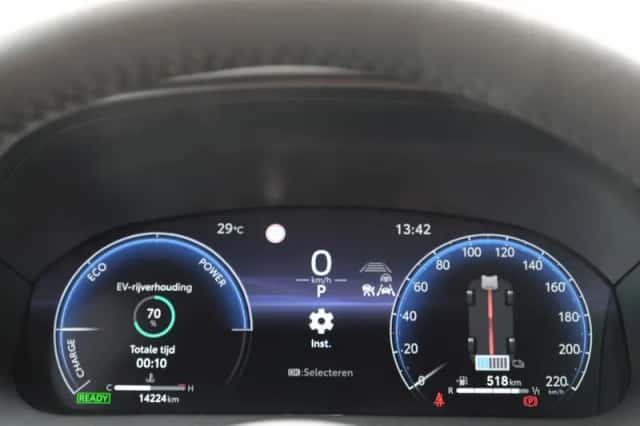 Toyota Yaris (2025) thumbnail 3