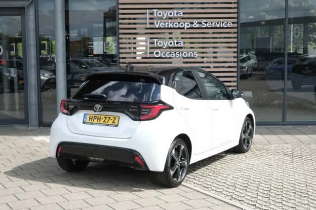 Toyota Yaris (2025) thumbnail 5