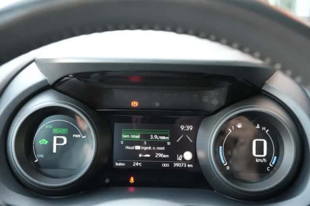 Toyota Yaris (2022) thumbnail 3