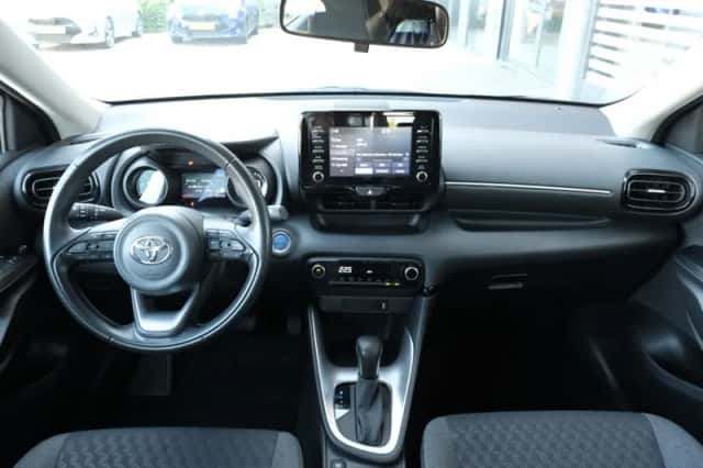 Toyota Yaris (2022) thumbnail 4