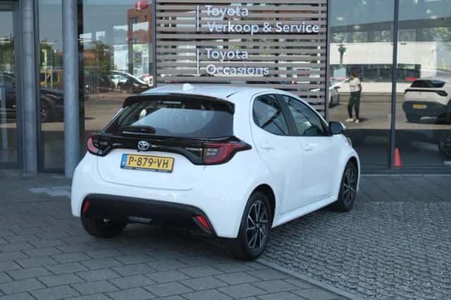 Toyota Yaris (2022) thumbnail 5