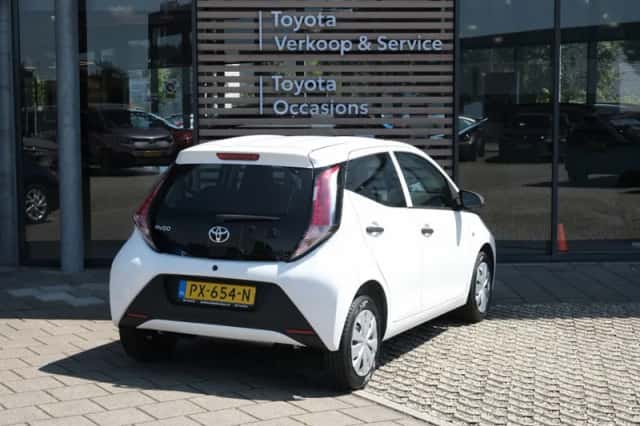 Toyota Aygo (2017) thumbnail 5