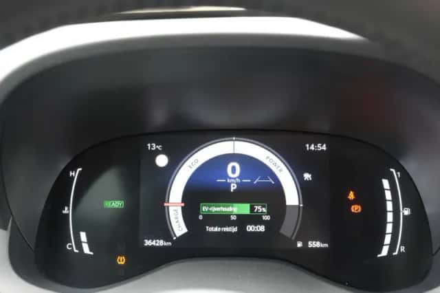 Toyota Yaris Cross (2025) thumbnail 2