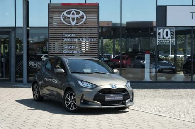 Toyota Yaris (2022) thumbnail 2