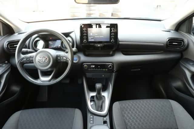 Toyota Yaris (2022) thumbnail 4