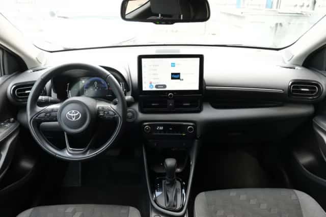 Toyota Yaris (2025) thumbnail 4
