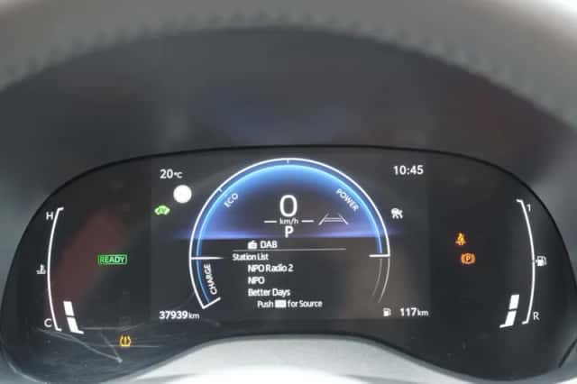 Toyota Yaris (2024) thumbnail 3