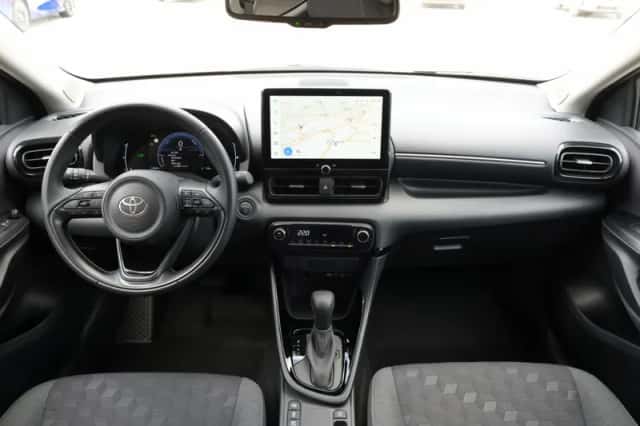 Toyota Yaris (2024) thumbnail 4