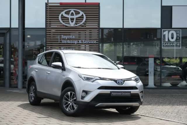 Toyota RAV4 (2016) thumbnail 2