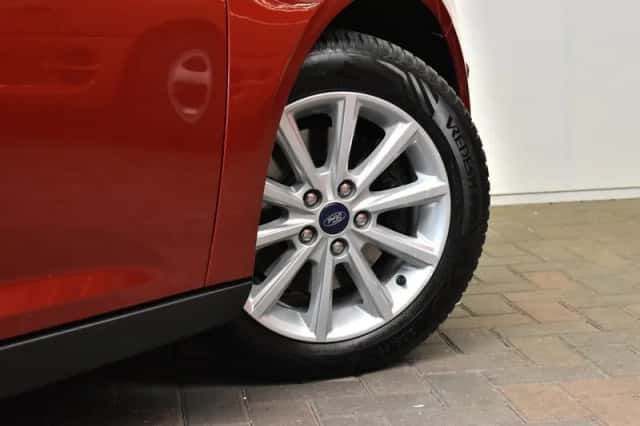 Ford Focus (2014) thumbnail 6