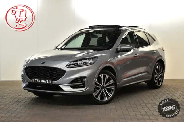 Ford Kuga (2023) thumbnail 2