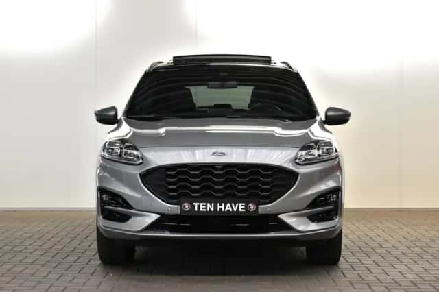 Ford Kuga (2023) thumbnail 3