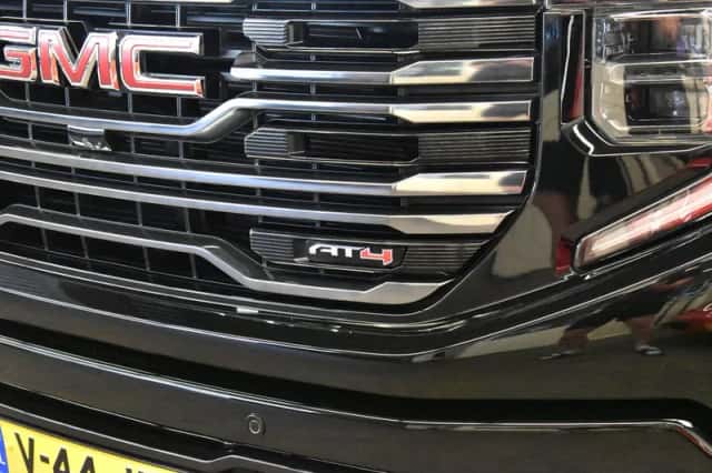 GMC Sierra (2024) thumbnail 5